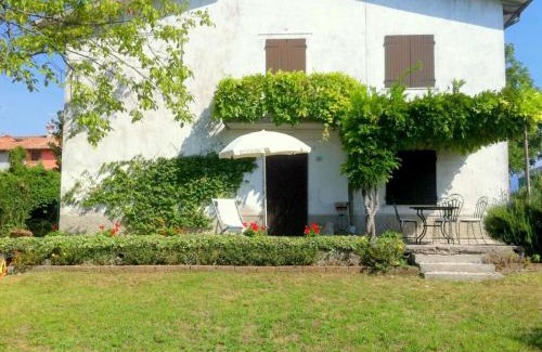 Tacconi House | Belvilla by OYO Villetta Pastrengo 1