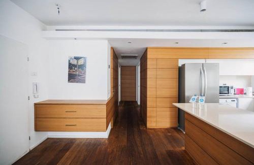 Tel Aviv Apartment | Ben Gurion 2 Bedroom With Free Parking By Vacay
