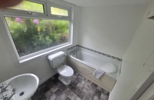 Strontian Hotel | Ben View Phoenix Hotel