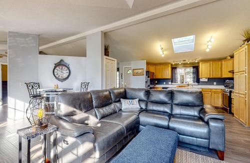 Deschutes River Woods House | Bend Birdhouse