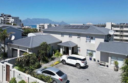 Bloubergstrand House | Bentley's Guesthouse