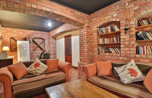 Gordons Bay Central House | Berg en Zee Guesthouse