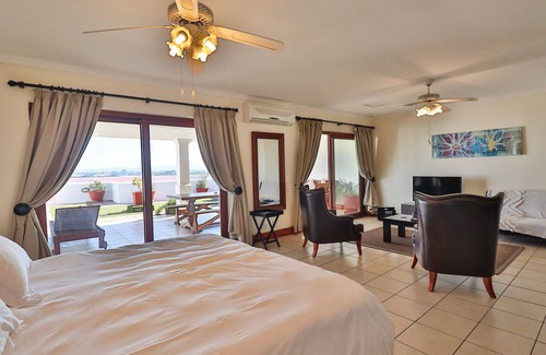 Gordons Bay Central House | Berg en Zee Guesthouse