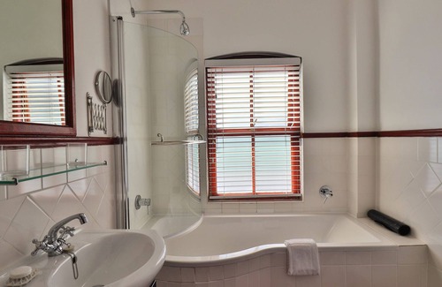 Gordons Bay Central House | Berg en Zee Guesthouse