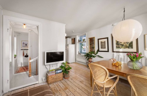 Bergen City Centre House | Bergen Gem Straight Out of History - Built in 1750