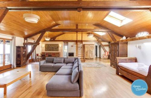 Talloires-Montmin Hotel | Bergerie Loft Apartment With Panoramic Lake