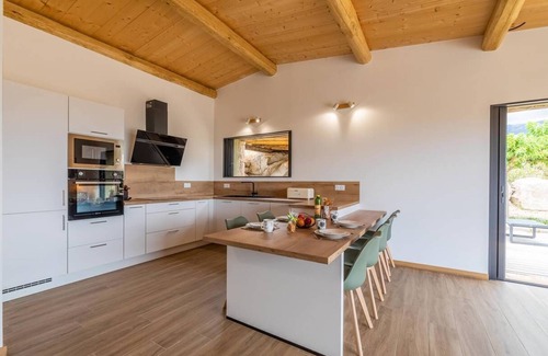 Sotta House | Bergerie mountain view heated swimming pool