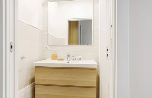 Loreto Apartment | Bergonzoli Place