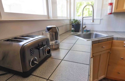 Fairview Park House | Berkeley's BEST Family Home & Neighborhood Walk to UC