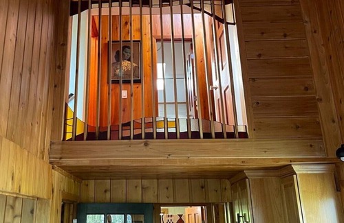 Egremont Ski Chalet | Berkshire 5- bedroom Chalet in nature preserve