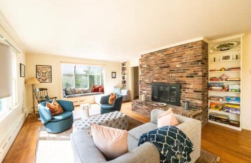 Williamstown House | Berkshire Vacation Rentals: Renovated Five Bedrooms In Historic Williamstown