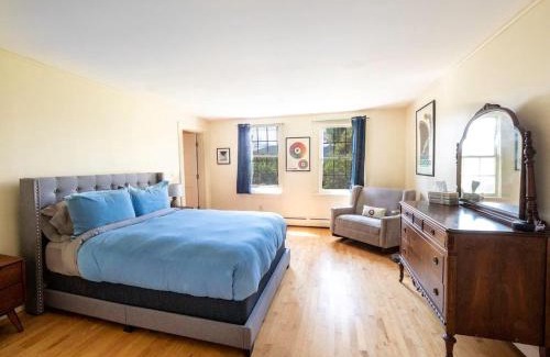 Williamstown House | Berkshire Vacation Rentals: Renovated Five Bedrooms In Historic Williamstown