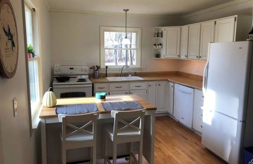 Otis Cottage | Berkshires Cottage + Trails & Water Nearby