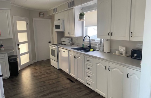 Lewisporte House | Bernice Mae’s Ocean View