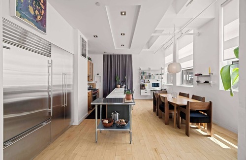 Williamsburg Apartment | Berry Loft VI by Rove Travel | Loft w/Rooftop