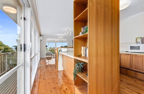 Berwick House | BerwickHills Stylish 3 BdrmHome *Free Wifi*NetFlix