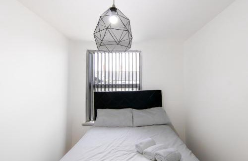 Adamsdown Apartment | Best 2BR Flat in Cardiff Near Town Centre