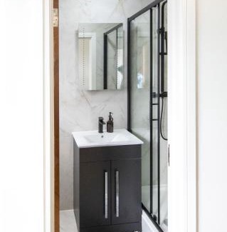 Adamsdown Apartment | Best 2BR Flat in Cardiff Near Town Centre