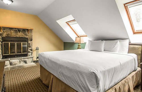 Wisconsin Dells Resort | Best Family Retreat at Christmas Mountain Village w/2 bedroom Cottage