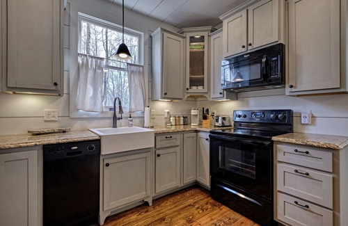 Highlands Cottage | Best Highlands/Cashiers Quality AND Value