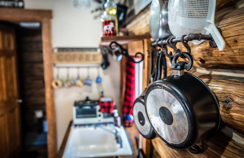 Divide House | Best L'il Bunkhouse on 40 Wooded Acres