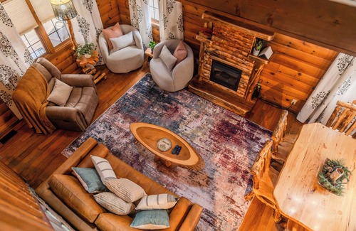 Rockbridge Cabin | Best location Heart of Hocking Hill/Romantic retreat Creekside/Hot Tub/Fire Pit