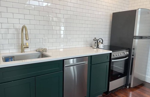 Bar Harbor Apartment | Best Location & Best Free Breakfast! Newly Renovated 2bed/1bath, Heart of Downtown Bar Harbor