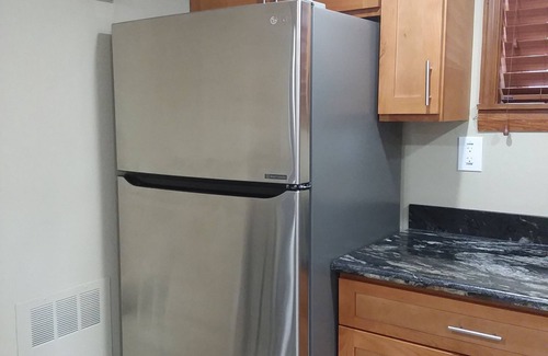 Des Moines House | Best location in Des Moines WA -Full kitchen, Strong Wi-Fi, Close to everything!