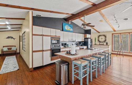 Hobucken Apartment | Best Location in Oriental, NC! Sleeps up to 14! Steps away from Oriental Marina!