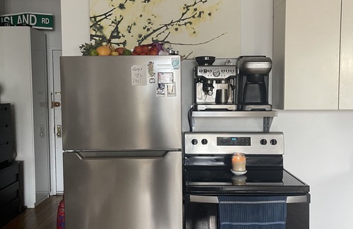 Williamsburg House | Best Location in Williamsburg Big Sunny Art Loft