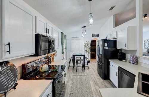 Westside House | BEST on the WEST Nr I295 DWTN Pet Frdly Games YRD