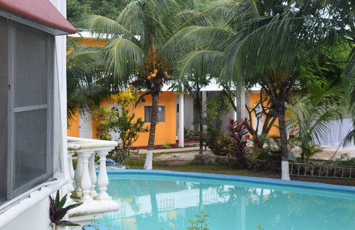 Alfredo V. Bonfil House | Best place to relax Mansion Giahn Bed and Breakfast. Is located between the airp