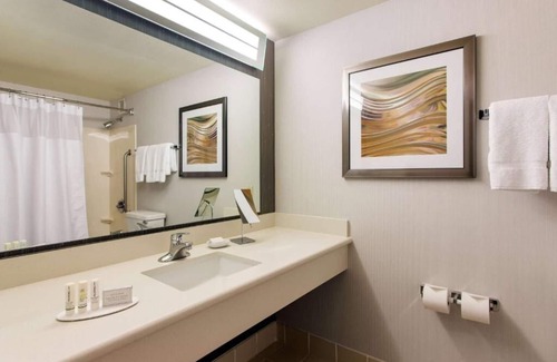 Emeryville Resort | Best Place to Unwind! 3 Modern Units, w/Pool, Pet-Friendly, Near Novartis Park!
