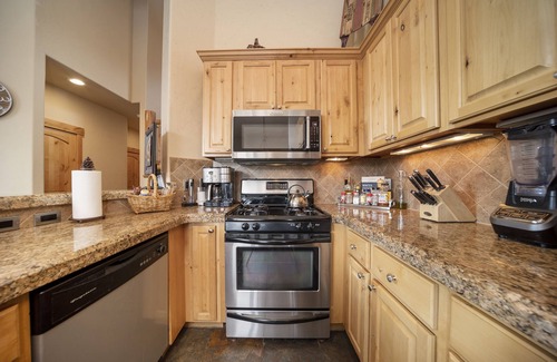 Winter Park House | Best Value Luxury Townhome in Lakota across from Ski Resort, Private Hot Tub!