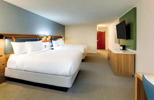 Oyster Point Hotel | Best Value, Quality Stay! Pets Allowed, Near Linden/Hillside Green Spot