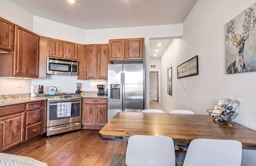 Kimball Junction House | BEST VIEWS in Newpark Terrace! 2Bed/2Bath- hiking & mountain biking steps away.