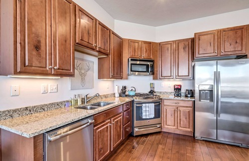 Kimball Junction House | BEST VIEWS in Newpark Terrace! 2Bed/2Bath- hiking & mountain biking steps away.