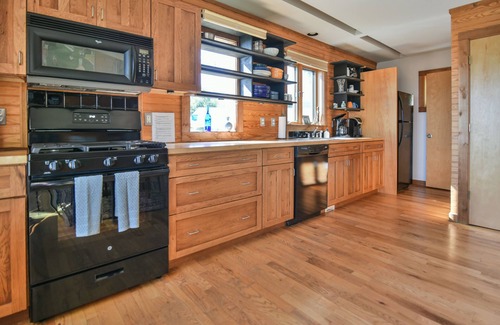 Clyde Cabin | Best Views in the mountains by far on Run Away Ridge! Ultimate Privacy