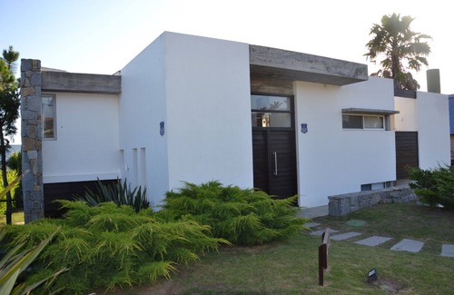 El Chorro House | Best Villa in Manantiales (Punta del Este) with Maid!