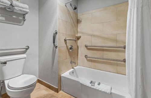 Wisconsin Dells Hotel | Best Western Ambassador Inn & Suites