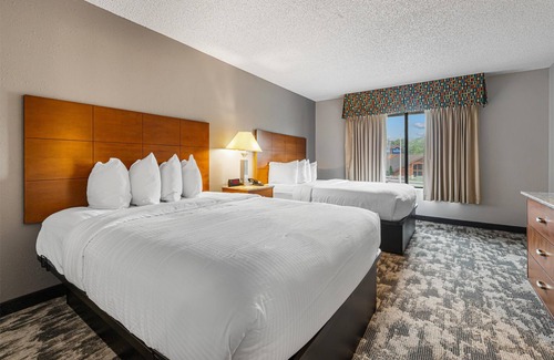 Wisconsin Dells Hotel | Best Western Ambassador Inn & Suites