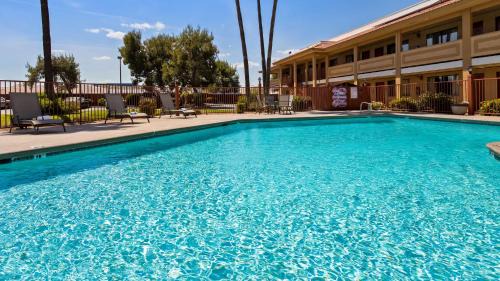 Wood Ranch Hotel | Best Western Apricot Inn