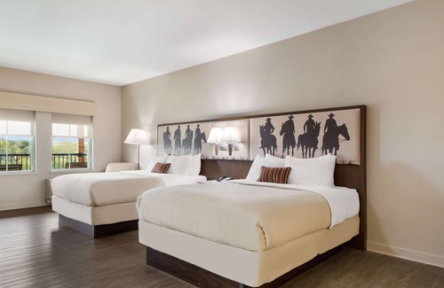 Bandera Hotel | Best Western Bandera Suites & Saloon