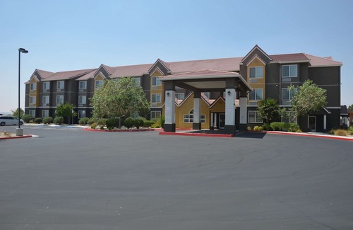 California City Hotel | Best Western California City Inn & Suites
