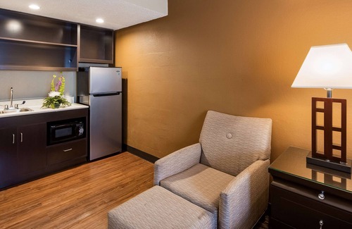 Livonia Hotel | Best Western Detroit Livonia