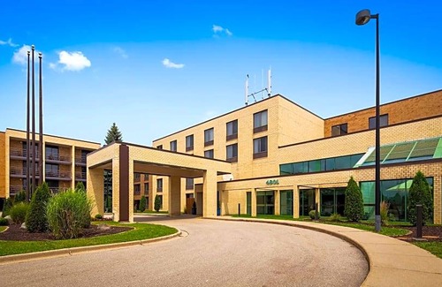 Madison Hotel | Best Western East Towne Suites