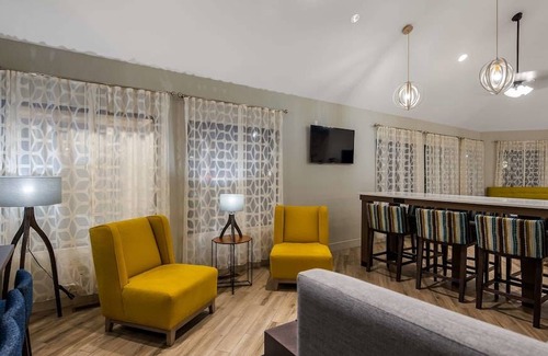 Seabrook Hotel | Best Western Hampshire Inn