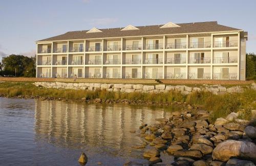 St Ignace Hotel | Best Western Harbour Pointe Lakefront