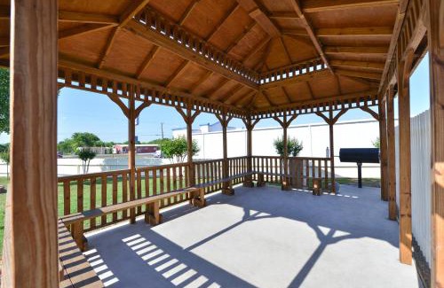 Mexia Hotel | Best Western Limestone Inn and Suites