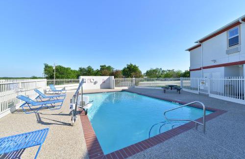 Mexia Hotel | Best Western Limestone Inn and Suites